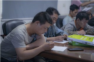 朝陽集團開展行車和有限作業(yè)空間安全操作培訓、道路交通安全培訓